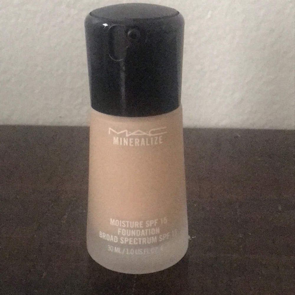 MAC Cosmetics Mineralized Liquid Foundation